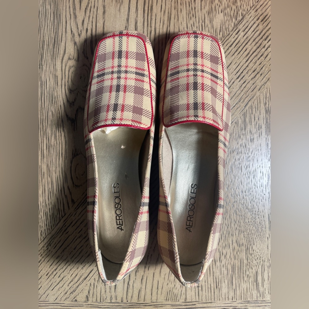A CLEARANCE - ANY 2 PAIRS OF SHOES $35 Aerosole Fabric-Upper Flat. Size 6.5